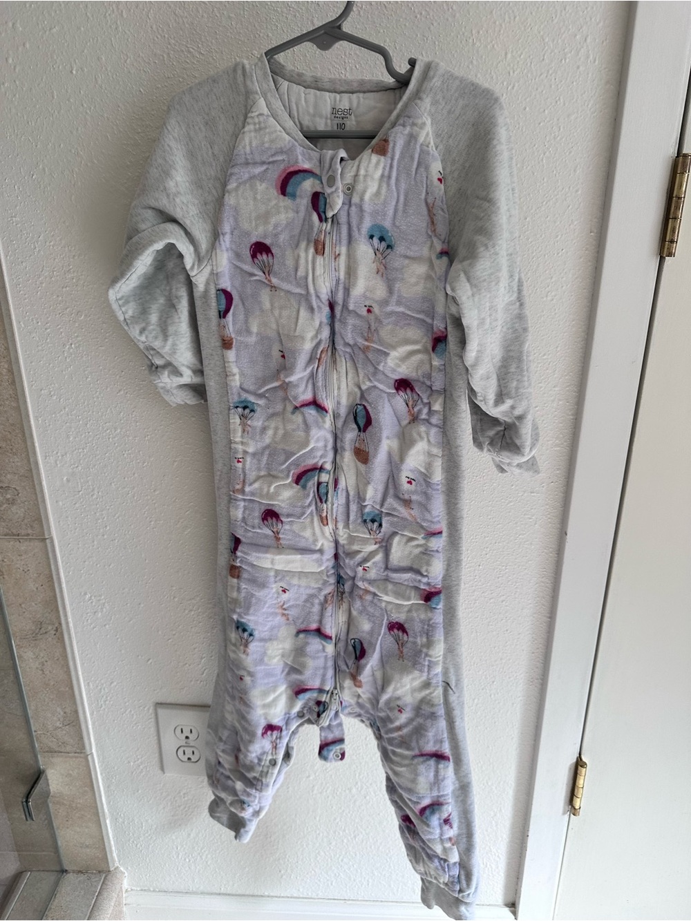 Nest design Light Gray Hot Air Balloon One-Piece Sleeper 3T-4T